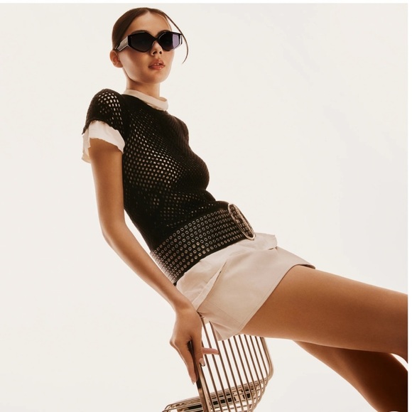 Quay hot gossip geometric black frame smoke lens sunglasses and canvas pouch new main image 5